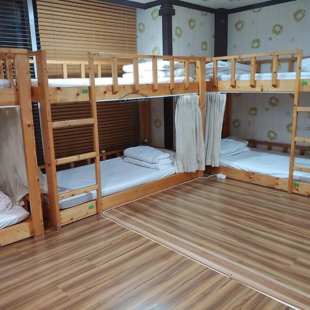 Seom Guesthouse Seogwipo Esterno foto