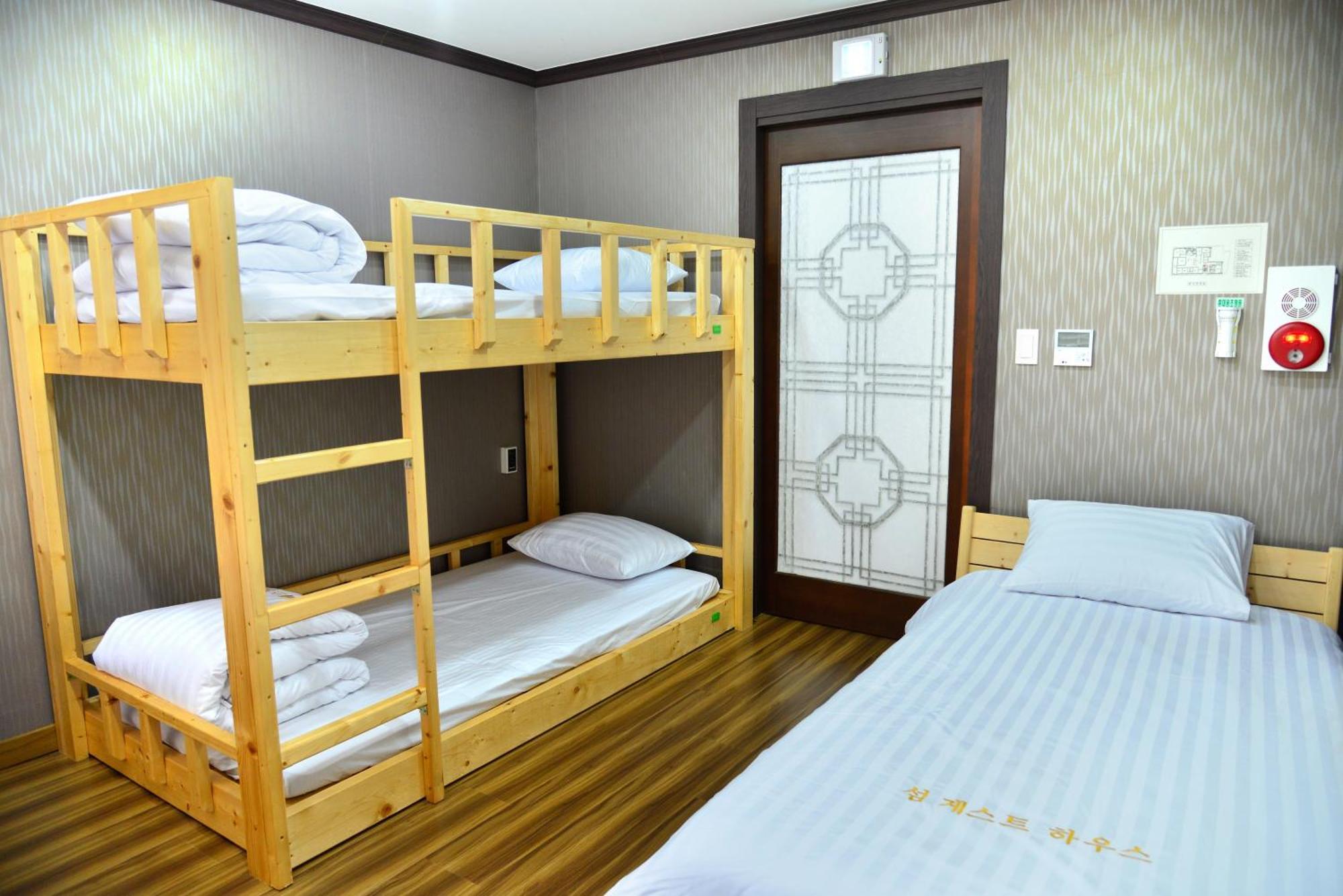 Seom Guesthouse Seogwipo Esterno foto