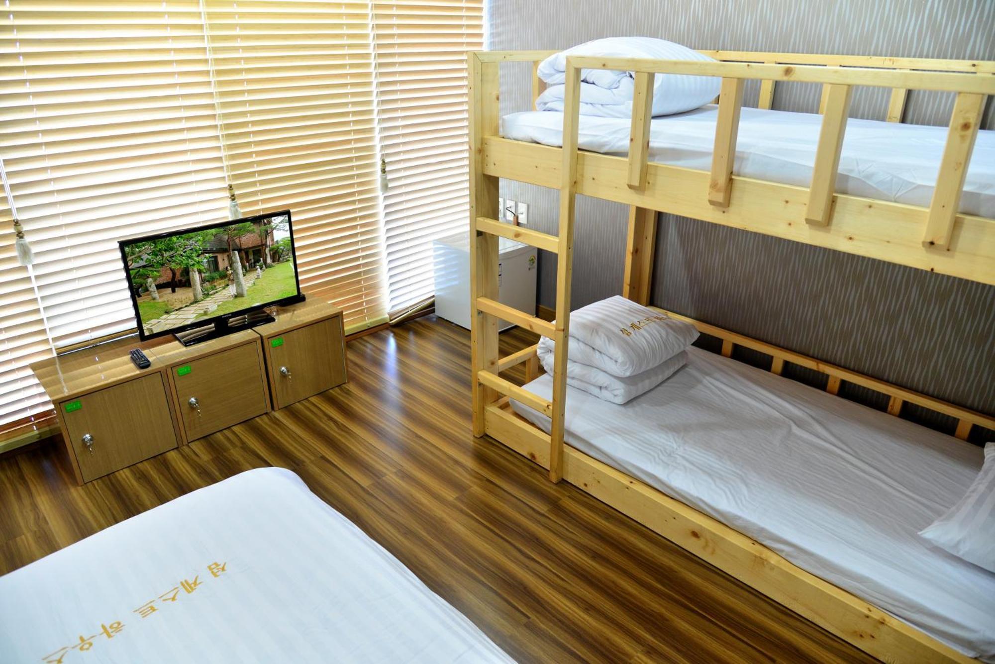 Seom Guesthouse Seogwipo Esterno foto
